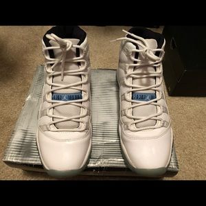 Air Jordan Columbia 11’s.